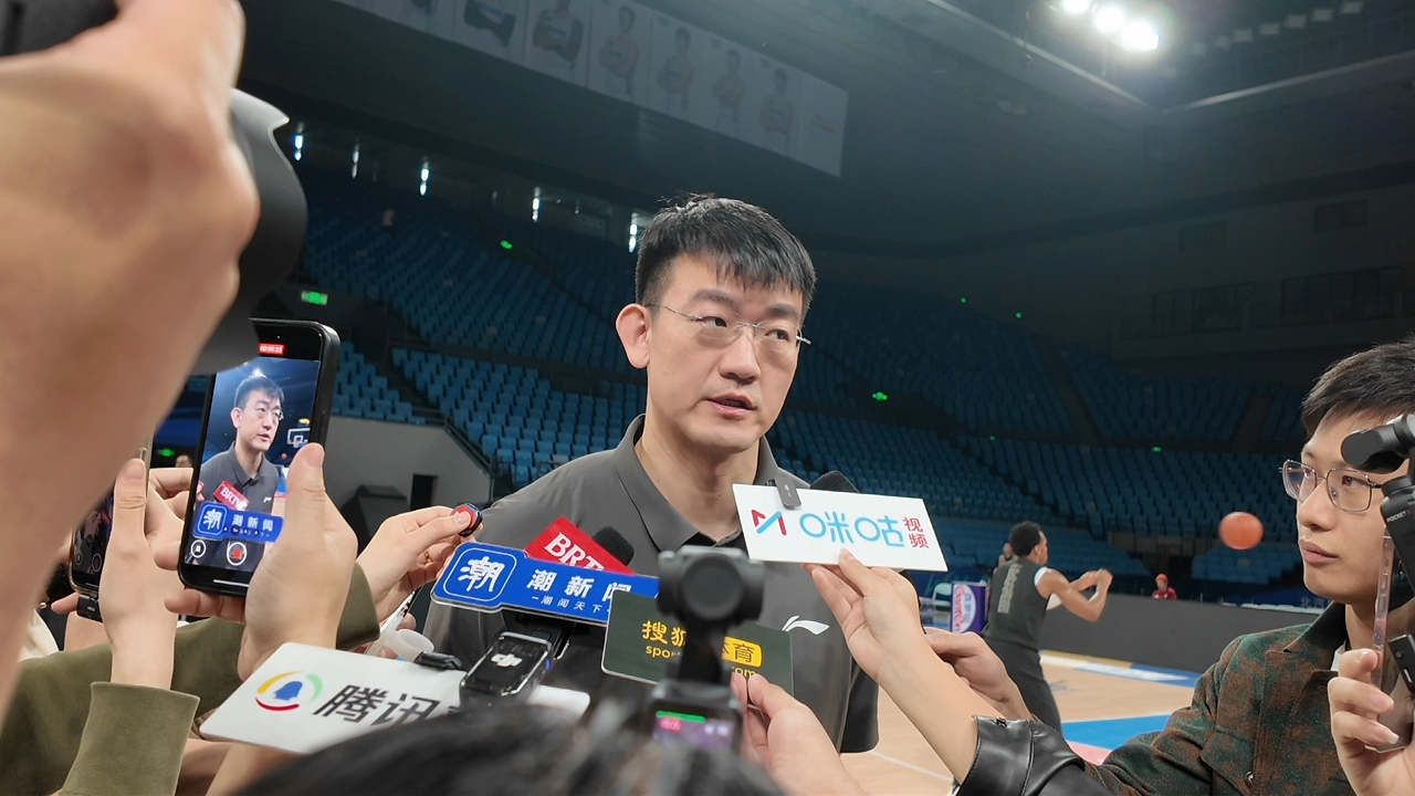 包含主教练精明独到，打造强大球队的词条