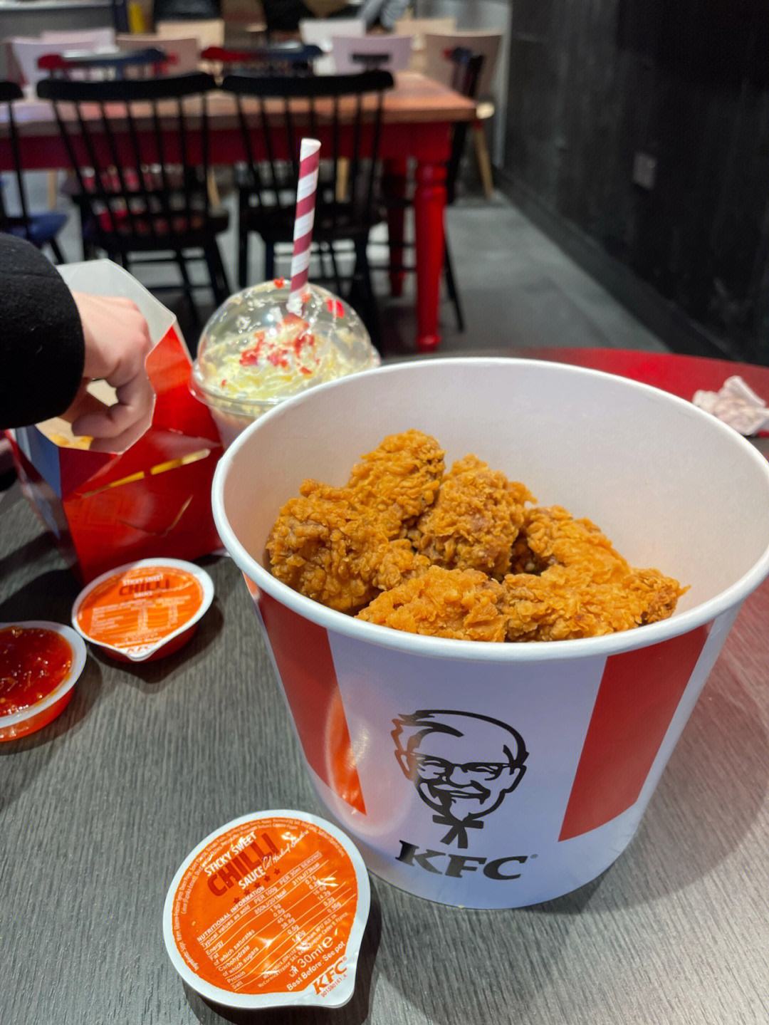 PNC队服，哪个神人想的KFC5亮33回复绝地求生